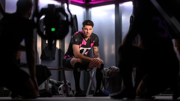 Szoboszlai Dominik telekom